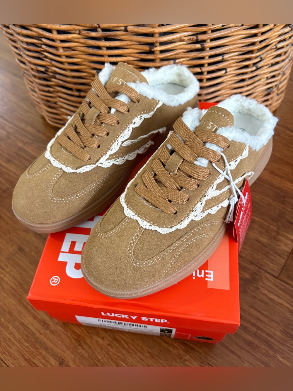 NWT Lucky Step Sneaker Mule Camel Tan Suede Cream Lace Trim Sherpa Lined SZ 7 - Picture 7 of 7
